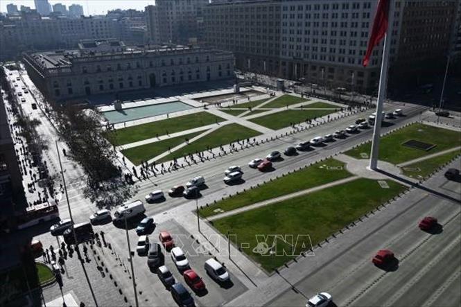 Đường phố tại thủ đô Santiago của Chile, ngày 2/7/2024. Ảnh: Getty Images/TTXVN