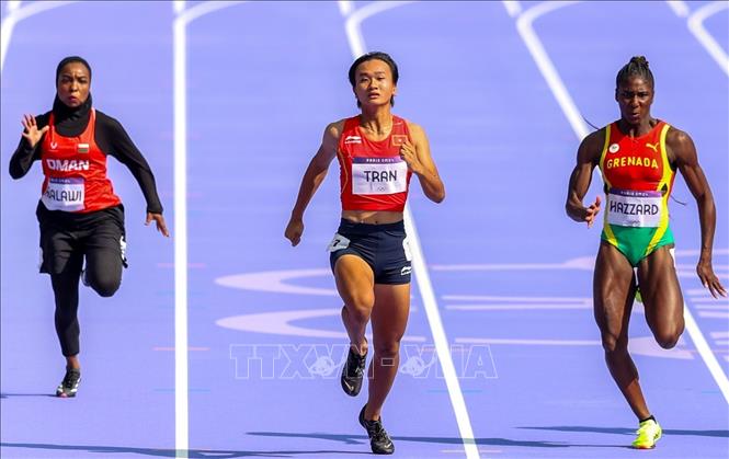 Nhi Yến nỗ lực bứt tốc về đích. Ảnh: Hoàng Linh-TTXVN
