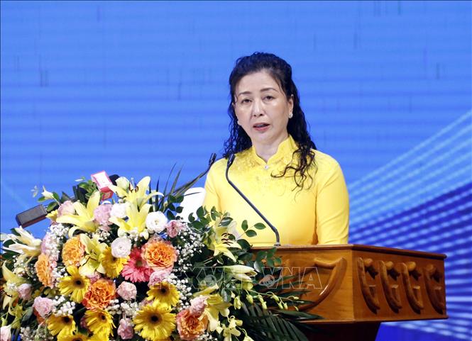 Phó Bí thư Thường trực Tỉnh ủy Bắc Giang Lê Thị Thu Hồng phát biểu tại đại hội. Ảnh: Đồng Thúy-TTXVN 