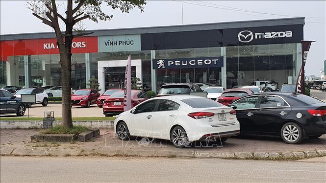 A used car shop in northern province of Vinh Phuc. VNA Photo: Trọng Lịch