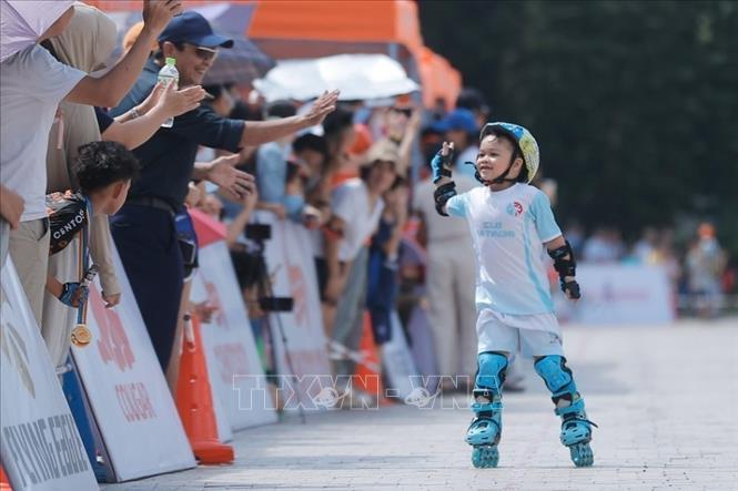 Tại Giải Roller Câu lạc bộ Hà Nội mở rộng 2024 ngày hôm nay, thông qua kết quả mỗi nội dung thi, Ban tổ chức sẽ tuyển chọn các VĐV có thành tích cao nhất vào đội tuyển cấp Thành phố, quốc gia, đồng thời lên phương án bồi dưỡng cho những VĐV tiềm năng chuẩn bị cho giải đua chuyên nghiệp trong và ngoài nước. Ảnh: Minh Quyết - TTXVN