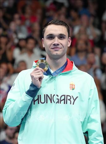 VĐV Kristof Milak của Hungary giành HCV nội dung bơi bướm 100m nam tại Olympic 2024 ngày 3/8/2024. Ảnh: THX/TTXVN
