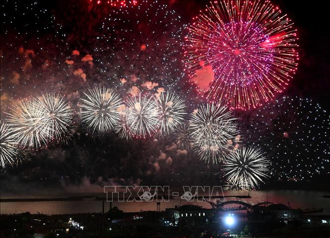 (Tư liệu) Lễ hội pháo hoa tại tỉnh Shiga, Nhật Bản ngày 8/8/2023. Ảnh: Kyodo/TTXVN