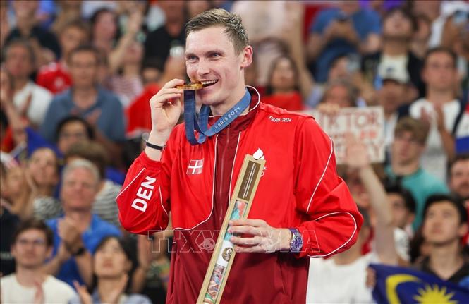 Đây là HCV đơn nam Olympic thứ 2 liên tiếp của Axelsen. Ảnh: Hoàng Linh PV TTXVN tại Paris, Pháp
