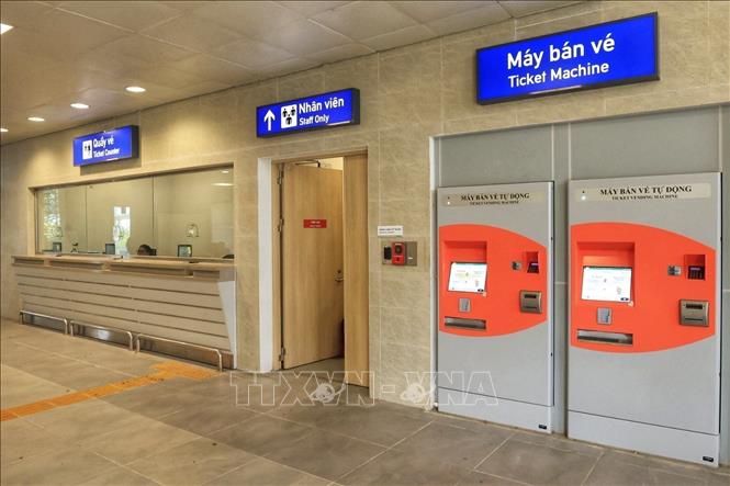 The Nhon-Hanoi Station metro line, running from Nhon to Cau Giay, is on a trial run before commercial operation. VNA Photo: Tuấn Anh