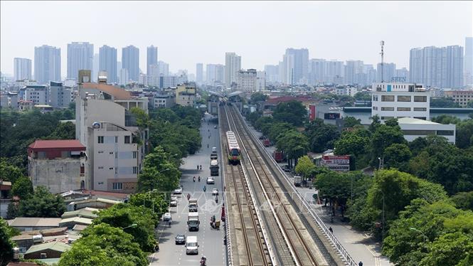 Tàu điện trên cao Nhổn  - Ga Hà Nội chính thức được đưa vào vận hành. Ảnh: Tuấn Anh - TTXVN