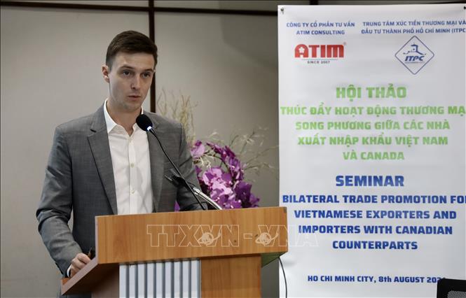 Ông Zach Herbers, Giám đốc Điều hành The Herbers Agency, chia sẻ tại Hội thảo. Ảnh: Xuân Anh -TTXVN 
