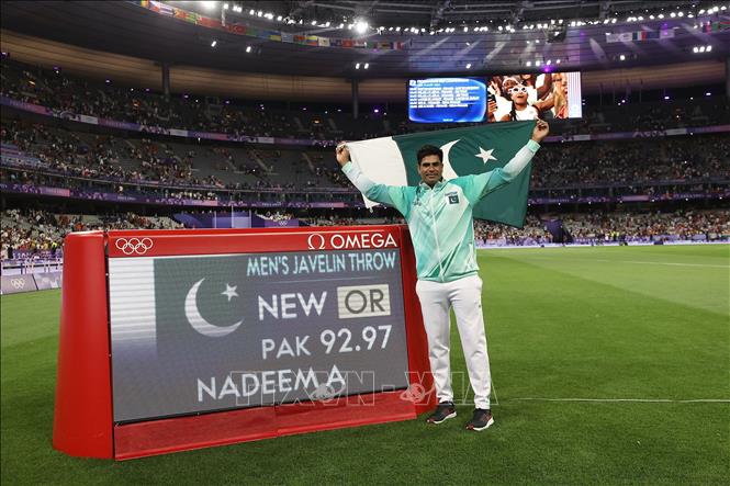 VĐV Arshad Nadeem của Pakistan phá kỷ lục Olympic, giành HCV môn ném lao của nam tại Olympic Paris 2024, Pháp, ngày 8/8/2024. Ảnh: THX/TTXVN