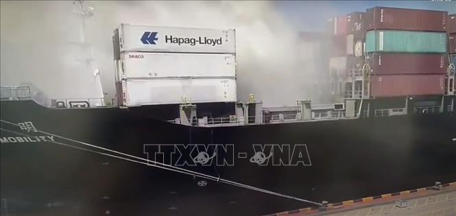 Hiện trường vụ nổ lớn trên tàu container tại cảng Ninh Ba - Châu Sơn, tỉnh Chiết Giang, miền Đông Trung Quốc chiều 9/8/2024.  Ảnh: Splash247.com/TTXVN