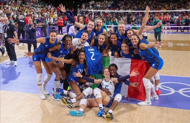 Đội tuyển Italia ăn mừng chiến thắng. Ảnh: Hoàng Linh - PV TTXVN từ Paris
