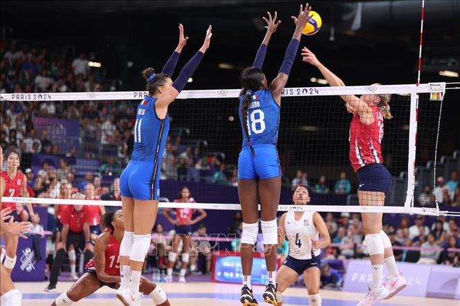 Egonu (18) chơi xuất sắc trong cả công lẫn thủ. Ảnh: Hoàng Linh - PV TTXVN từ Paris
