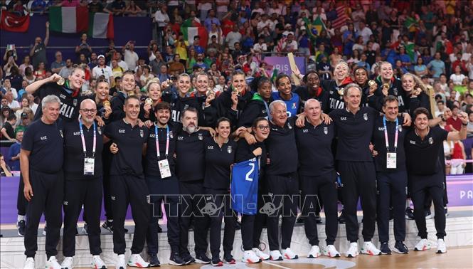 Tuyển bóng chuyền Italia đoạt HCV. Ảnh: Hoàng Linh - PV TTXVN từ Paris
