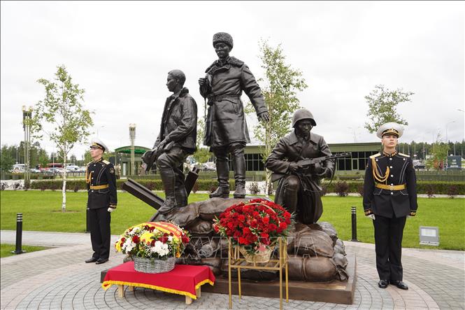 Russia unveils monument to Vietnamese volunteer soldiers - VNA Photos -  Vietnam News Agency (VNA)