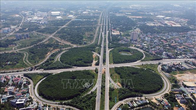 The Thang Long Boulevard-National Highway 21 junction in the west of Hanoi. VNA Photo: Huy Hùng