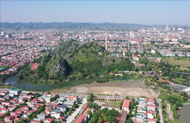 Một góc thành phố Ninh Bình hiện nay. Ảnh: Đức Phương - TTXVN