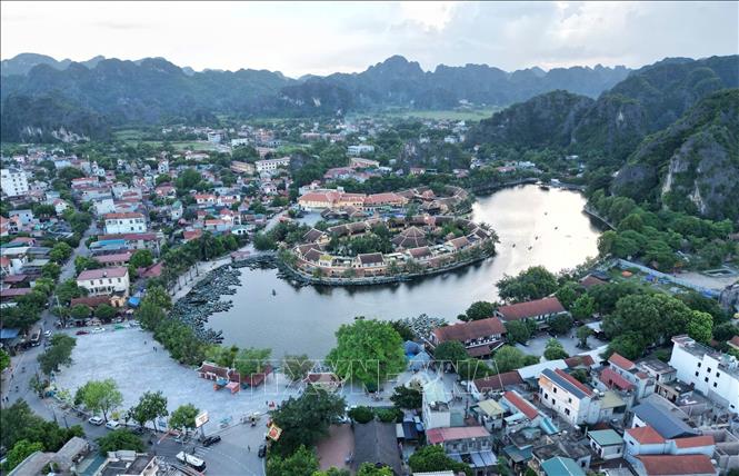 Khu du lịch Tam Cốc - Bích Động, huyện Hoa Lư, sau sẽ được nhập toàn bộ vào thành phố Hoa Lư. Ảnh: Đức Phương - TTXVN