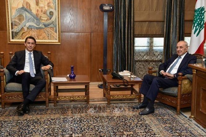 Đặc phái viên Mỹ Amos Hochstein (trái) trong cuộc gặp Chủ tịch Quốc hội Liban Nabih Berri ở Beirut ngày 14/8/2024. Ảnh: Getty Images/TTXVN