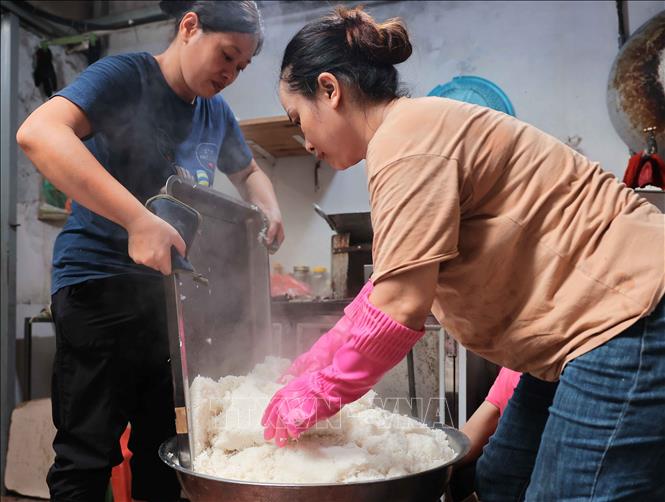 Từ sáng sớm thứ 5 hàng tuần, các thành viên nhóm 