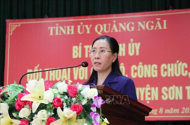 Ủy viên Trung ương Đảng, Bí thư Tỉnh ủy, Chủ tịch HĐND tỉnh Quảng Ngãi phát biểu tại buổi đối thoại. Ảnh: Phạm Cường-TTXVN