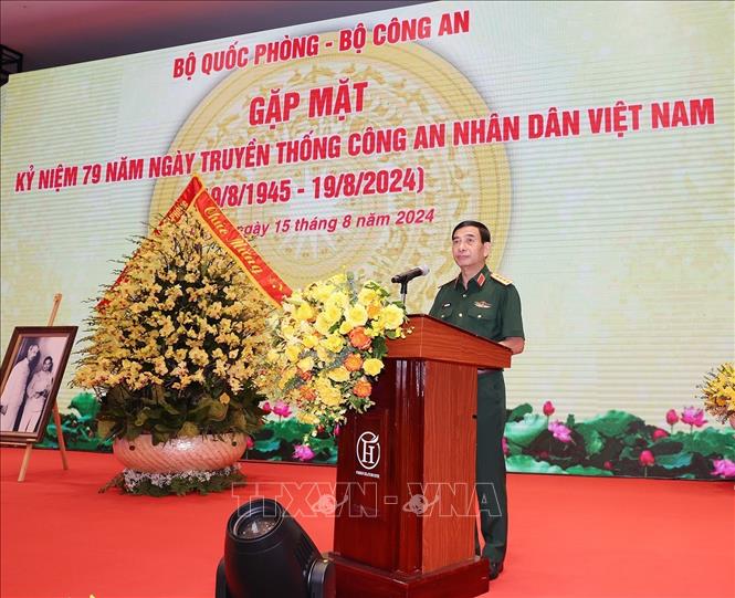 Đại tướng Phan Văn Giang, Ủy viên Bộ Chính trị, Phó Bí thư Quân ủy Trung ương , Bộ trưởng Bộ Quốc phòng  phát biểu. Ảnh: Trí Dũng – TTXVN