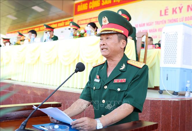 Đại tá Phạm Ngọc Hưng, Lữ đoàn trưởng Lữ đoàn Đặc công 198 đọc diễn văn 50 năm Ngày truyền thống tại Lễ kỷ niệm. Ảnh: Hoài Thu – TTXVN