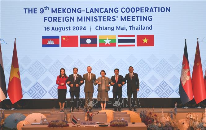 Các đại biểu chụp ảnh lưu niệm tại Hội nghị. Ảnh: Huy Tiến - P/v TTXVN tại Thái Lan
