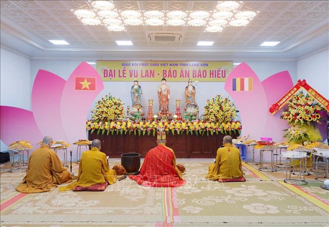 Ban Trị sự Giáo hội Phật giáo Việt Nam tỉnh Lạng Sơn thực hiện Đại lễ Vu Lan - Báo ân báo hiếu. Ảnh: Anh Tuấn - TTXVN