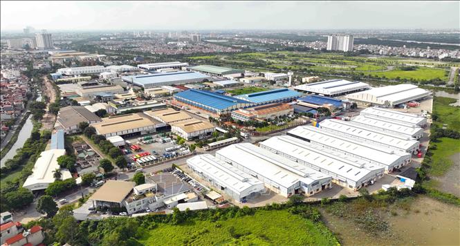 Hiện nay, huyện Gia Lâm có 5 CCN đang hoạt động với tỷ lệ doanh nghiệp lấp đầy đạt 100% (CNN Phú Thị, CNN Hapro, CNN Ninh Hiệp, CNN Bát Tràng, CNN Kiêu Kỵ) Ảnh: Vũ Sinh - TTXVN