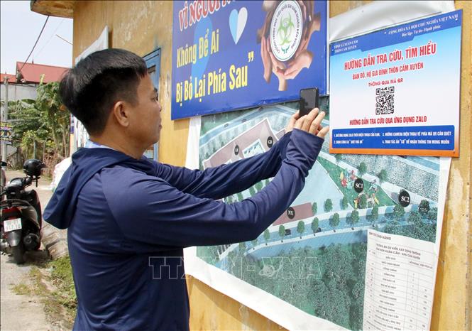 Mô hình thôn thông minh ở Cẩm Xuyên và Xuân Biều (xã Xuân Cẩm) tạo mã QR để nhận diện số nhà, số ngõ. Ảnh: Đồng Thúy-TTXVN
