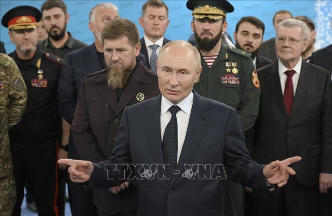 Tổng thống Nga Vladimir Putin phát biểu trong chuyến thăm Cộng hòa Chechnya tối 20/8/2024. Ảnh: AP/TTXVN