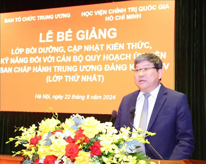 PGS.TS Nguyễn Duy Bắc, Phó Giám đốc Thường trực Học viện Chính trị quốc gia Hồ Chí Minh phát biểu. Ảnh: Văn Điệp - TTXVN