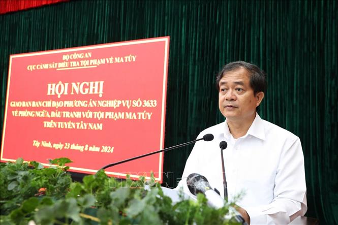 Phó Chủ tịch Thường trực UBND tỉnh Tây Ninh Nguyễn Hồng Thanh phát biểu. Ảnh: Thanh Tân - TTXVN