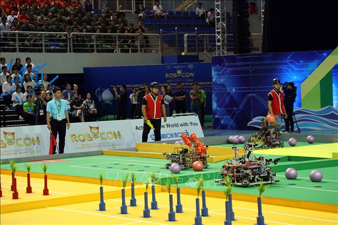Màn thi đấu của đội Việt Nam 2. Ảnh: Đức Hiếu - TTXVN