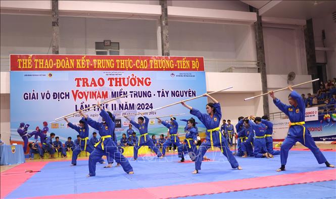 Đội Phú Yên tham gia tranh tài ở nội dung võ nhạc. Ảnh: Tường Quân - TTXVN