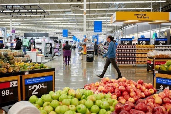 (Tư liệu) Một cửa hàng Walmart tại Secaucus, New Jersey, Mỹ. Ảnh: Getty Images/TTXVN