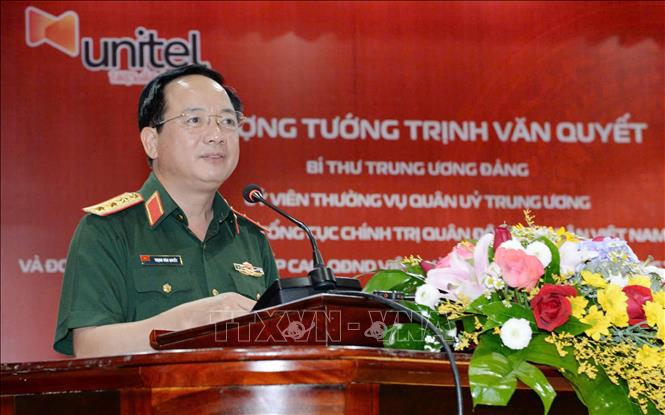 Thượng tướng Trịnh Văn Quyết, Chủ nhiệm Tổng cục Chính trị phát biểu tại Công ty Star Telecom (Unitel). Ảnh: Xuân Tú - PV TTXVN tại Lào