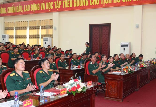 Các thế hệ lãnh đạo, chỉ huy của Sư đoàn 308 dự lễ kỷ niệm. Ảnh: Trọng Đức - TTXVN