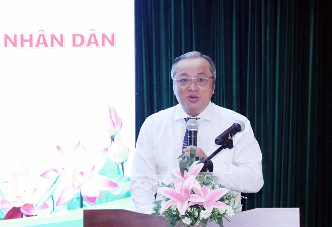 Ông Đỗ Việt Hà, Chủ tịch Liên hiệp các tổ chức hữu nghị Thành phố Hồ Chí Minh, chủ trì Tọa đàm. Ảnh: Xuân Khu-TTXVN