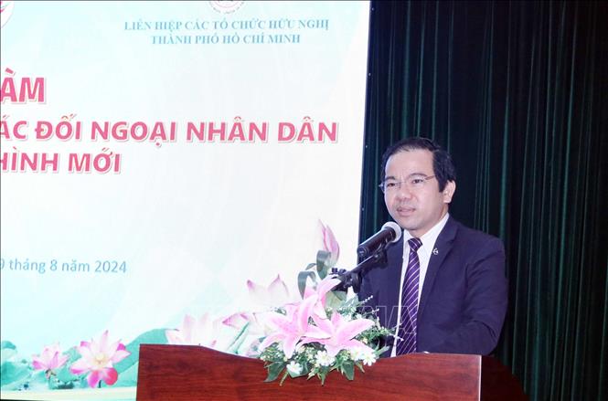 PGS.TS Vũ Tuấn Hưng, Phó Viện trưởng phụ trách Viện Khoa học xã hội Vùng Nam Bộ, khai mạc Tọa đàm. Ảnh: Xuân Khu-TTXVN