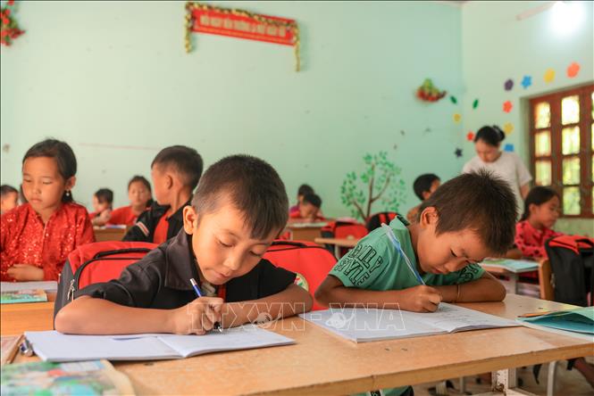 Từ 26/8, học sinh trường Phổ thông dân tộc bán trú tiểu học và THCS Vần Chải (Đồng Văn, Hà Giang) đã tựu trường năm học mới 2024 - 2025. Ảnh: Hoàng Hiếu - TTXVN
