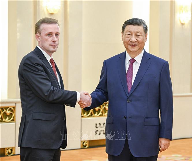 Ngày 29/8/2024, trong cuộc tiếp Cố vấn An ninh quốc gia Mỹ Jake Sullivan (trái) ở Bắc Kinh, Chủ tịch Trung Quốc Tập Cận Bình tuyên bố Bắc Kinh cam kết xây dựng mối quan hệ với Mỹ 