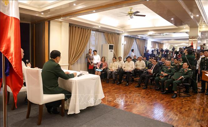 Bộ trưởng Quốc phòng Phan Văn Giang và Bộ trưởng Quốc phòng Gilberto Teodoro chủ trì họp báo sau hội đàm ngày 30/8. Ảnh: Lê Dương-P/v TTXVN tại ĐNA