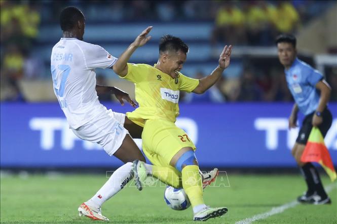 Kết thúc trận đấu, Nam Định giành chiến thắng với tỷ số 3-0. Ảnh: TTXVN