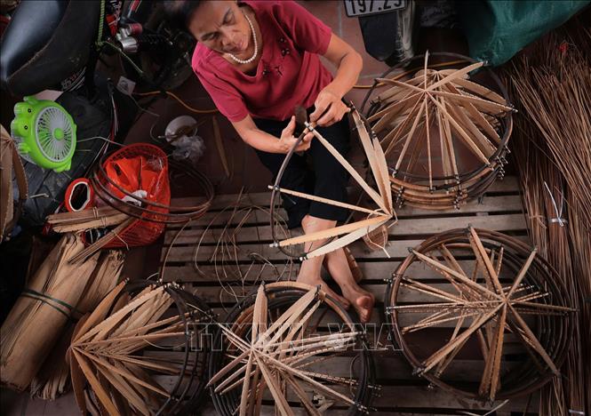Làng Chuông giờ chỉ còn một, hai hộ làm khuôn nón. Ảnh: Hoàng Hiếu-TTXVN