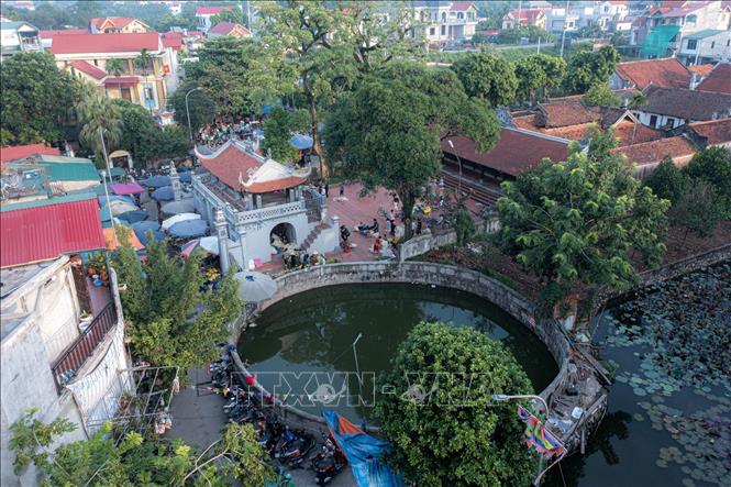 Làng nón Chuông thuộc xã Phương Trung, huyện Thanh Oai, cách trung tâm thủ đô Hà Nội khoảng 30 km. Ảnh: Phạm Tuấn Anh-TTXVN