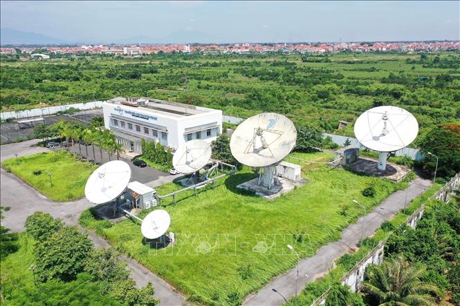 Trạm điều khiển và khai thác vệ tinh Vinasat - Quế Dương là trạm điều khiển chính được xây dựng quy mô tại Cát Quế, Hoài Đức, Hà Nội. Ảnh: Minh Quyết – TTXVN