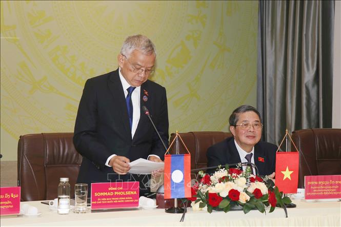 Lao NA Vice Chairman Sommad Pholsena speaks at the working session with the local authorities and THACO Group. VNA Photo: Đoàn Hữu Trung