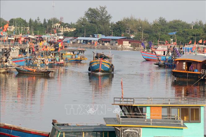 Offshore fishing boats return to anchor in ports in the northern city of Hai Phong. VNA Photo