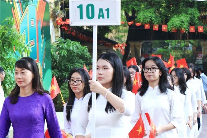 Ngày đầu vào cấp 3 của học sinh lớp 10 trường THPT Việt Đức. Ảnh: Tuấn Anh - TTXVN