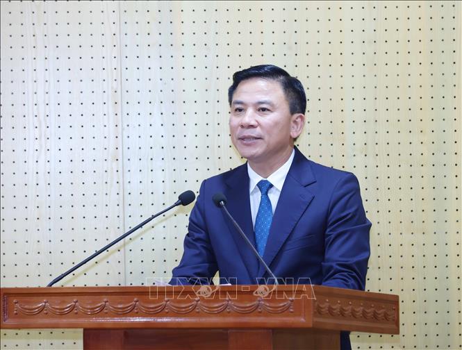 Đồng chí Đỗ Trọng Hưng, Uỷ viên Trung ương Đảng, Phó Trưởng Ban Tổ chức Trung ương phát biểu nhận nhiệm vụ. Ảnh: Phương Hoa - TTXVN